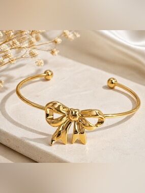 18K Gold-Plated Stainless Steel Bow Bracelet